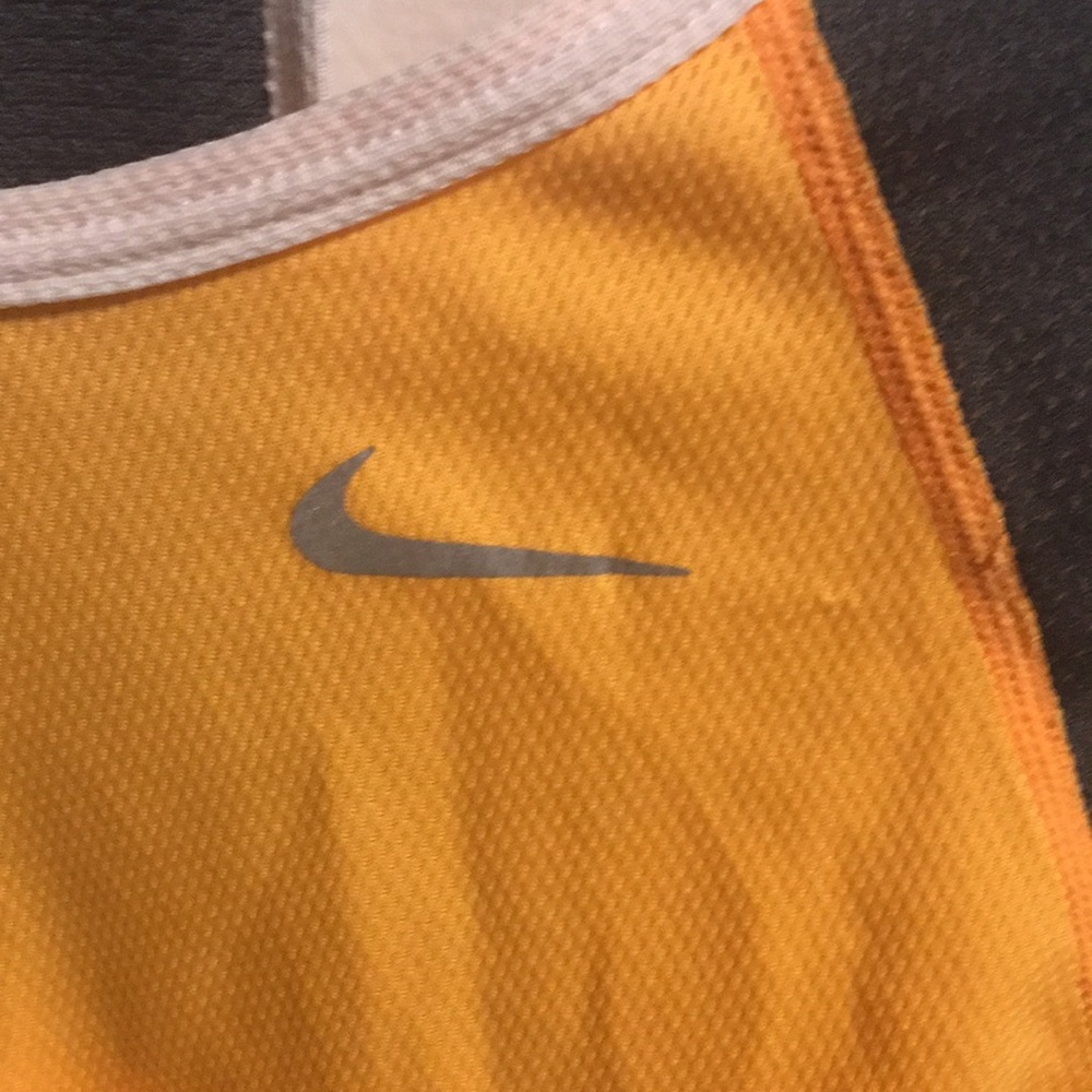 Nike - Picture 3 of 6